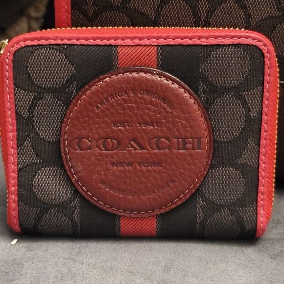 Coach Strawberry Dempsey tote and wallet - Picture 2 of 4